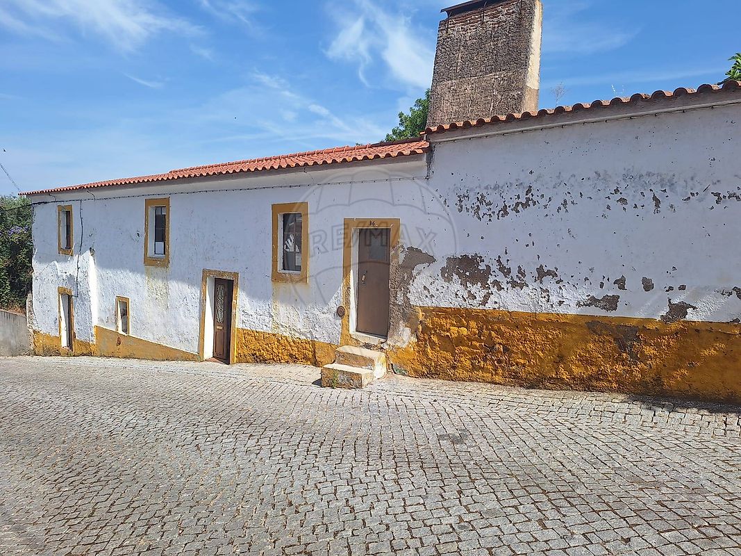 Moradia T3 à venda em Figueira e Barros